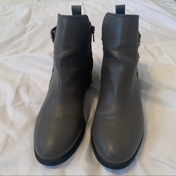 Gray booties, size 7 - Picture 4 of 6